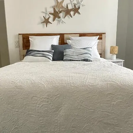 La Maison Du Puits Minervois Couette-café 3*